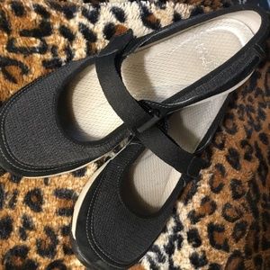 Dansko black strap shoes, Hennie. excellent condition, size 36 (5.5 - 6 US)